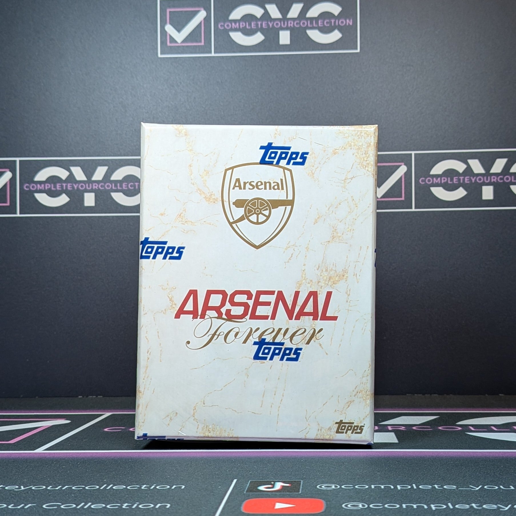 2023/24 Topps Arsenal FC Forever Soccer Hobby Box - Official Team Set